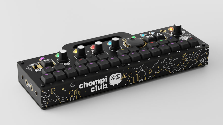 Midnight Edition BOBO Keycap & Transport Knob Set on CHOMPI device - Angle view